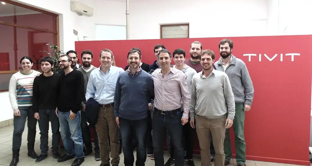Empresa de software contrata 11 jóvenes a través de un programa