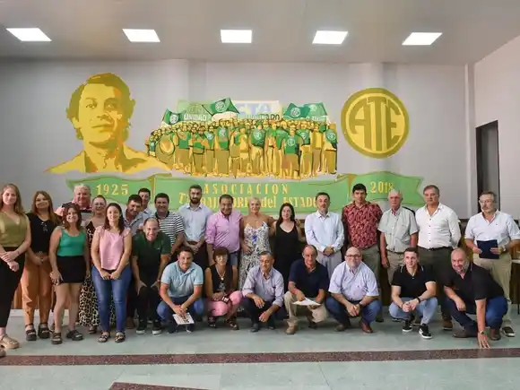 Vélez reclama mayor “autonomía y presupuesto” para gobiernos locales