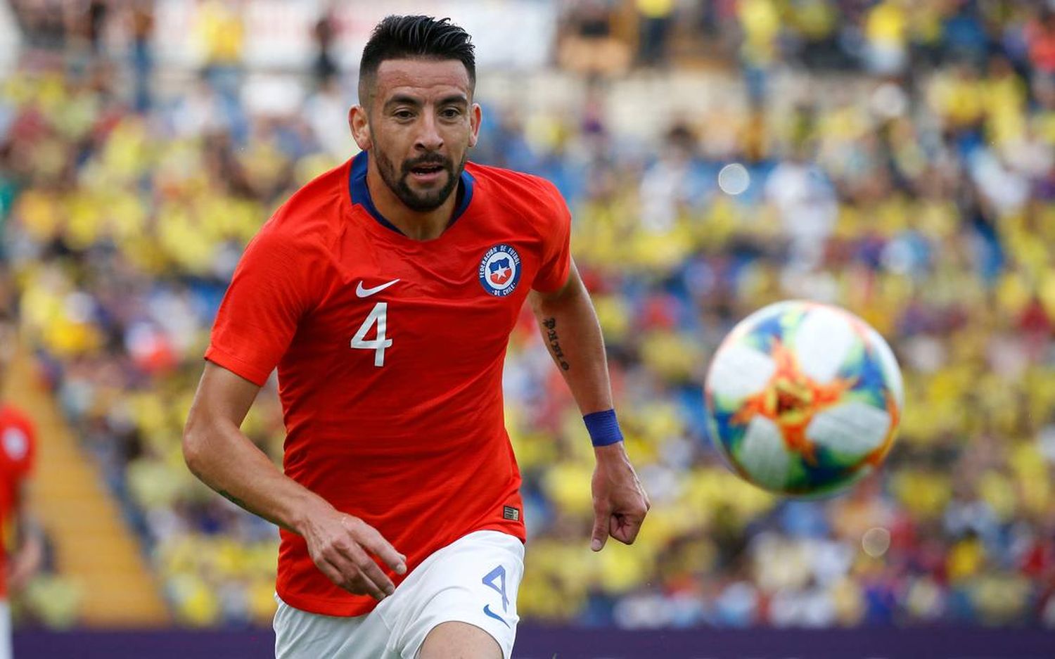 Boca quiere al chileno Isla como primer refuerzo