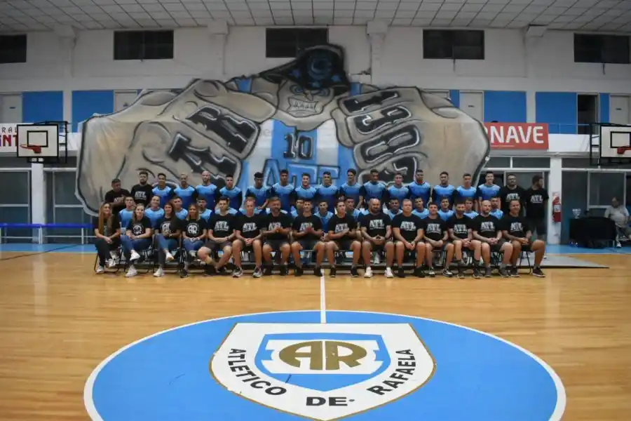 Atlético de Rafaela presentó su plantel y la nueva indumentaria