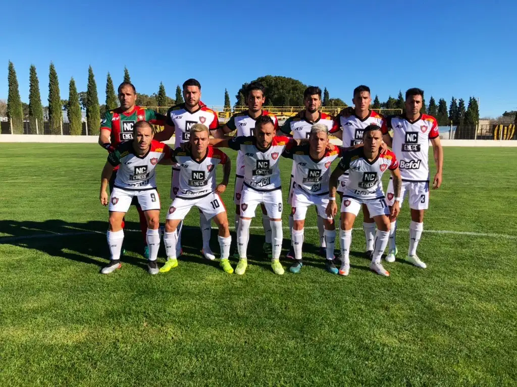 Círculo perdió en Madryn con Del Curto como figura