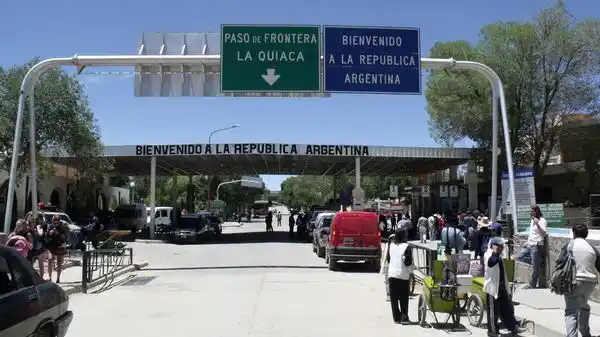 El Gobierno evalúa crear una policía migratoria