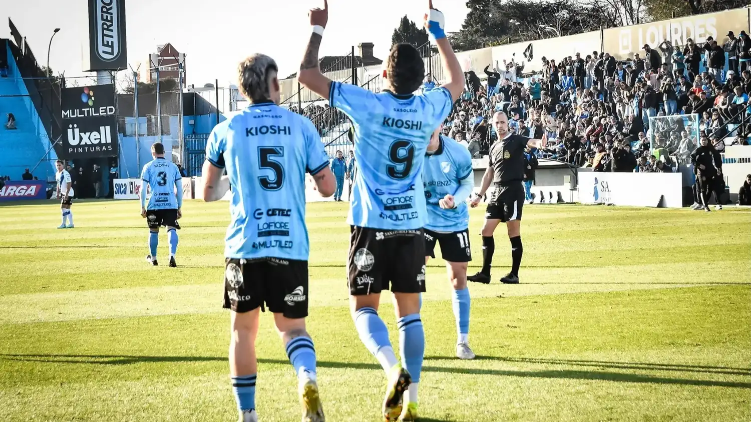 Echeverría (9) volvió a convertir en Temperley.