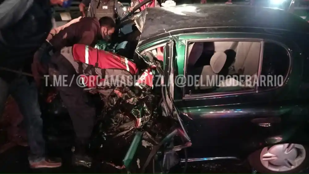 Un muerto y tres heridos deja accidente múltiple en la Fajardo