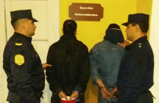 Quisieron robar plata y cigarrillos de "La Posta" y fueron detenidos