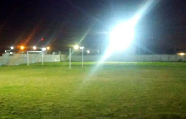 El Club Mataderos mejoró la iluminación de su cancha de entrenamientos