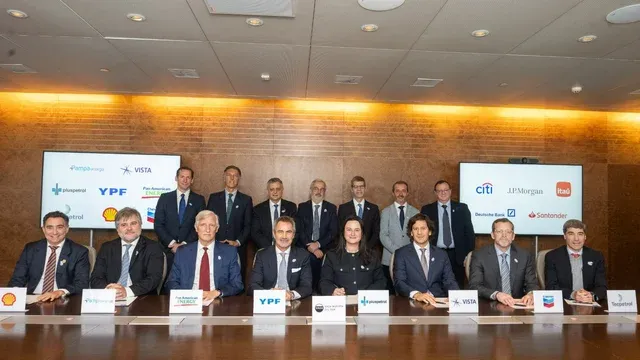 Anuncian un préstamo de US$ 2.000 millones para construir un oleoducto desde Vaca Muerta
