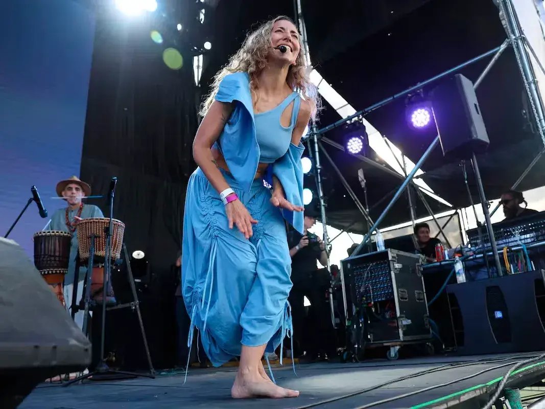 Dafne Schilling será la encargada del cierre del Bienestar Fest con una experiencia colectiva de movimiento, música y expresión