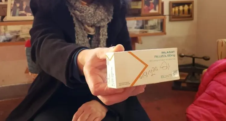 Indignante: La salud de un hombre se deteriora a la espera de alimento líquido que debe brindarle Pami