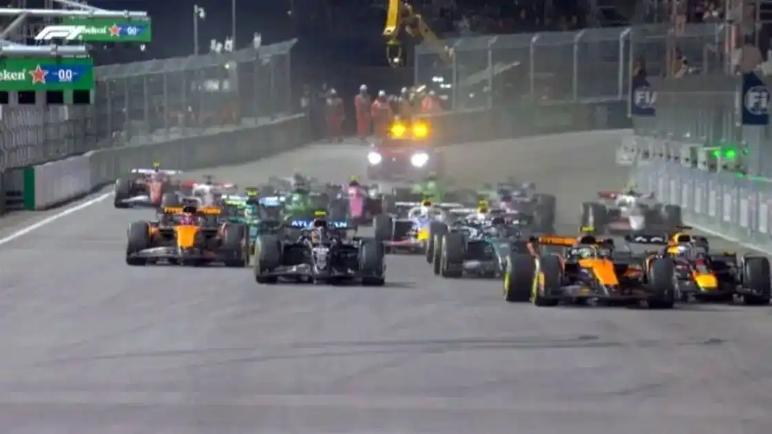 Fórmula 1: largada caótica en Las Vegas; Lando Norris se despistó