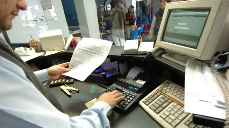 Los bancarios cerraron un aumento del 2,9% para enero y el sueldo inicial saltará a $2.125.000