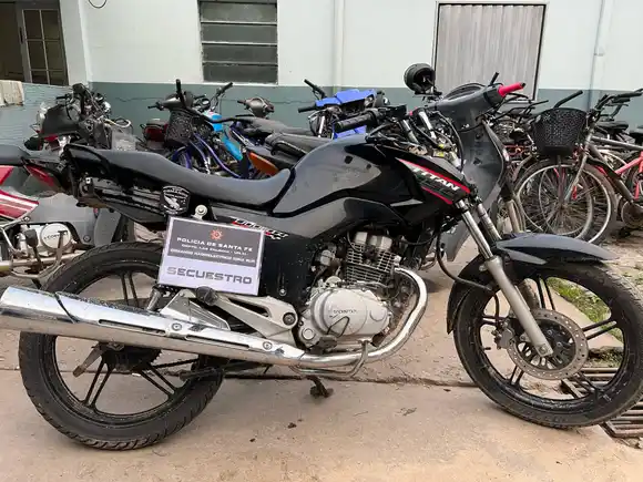 Atraparon a un menor de edad en moto sin patente en la región: el vehículo era robado