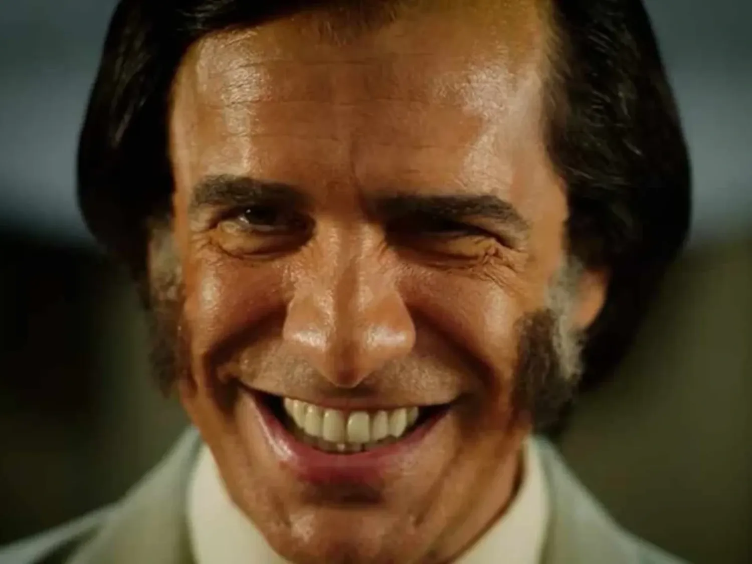 Eduardo Menem se expresó en duros términos acerca de la serie sobre su hermano: "Es muy trucha, una farsa"