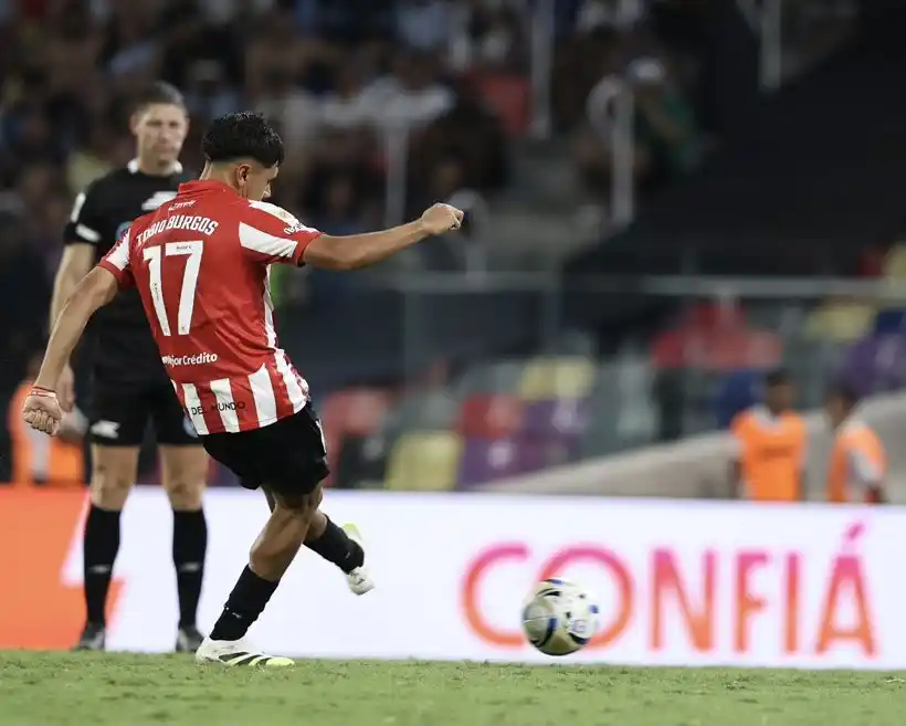 Clásico Platense: Joaquín Tobio Burgos y una pegada que puede ser determinante en el Bosque