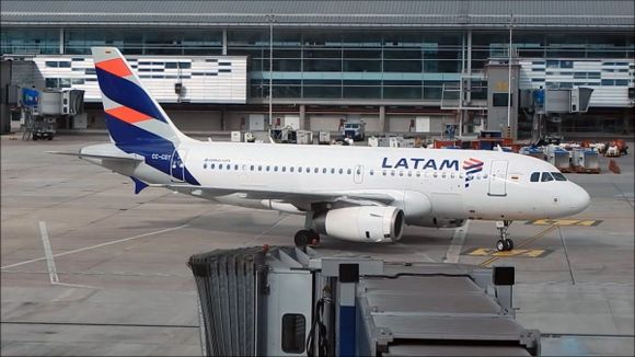 LATAM is the first company in Colombia to resume in-flight service