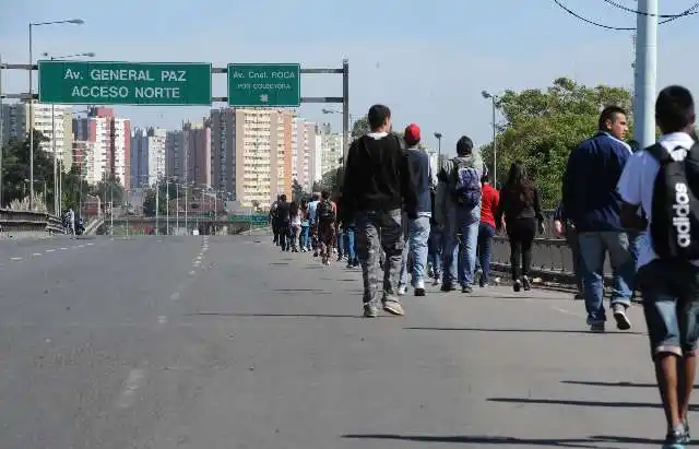 Levantaron el corte de Camioneros en Camino de Cintura, Puente La Noria y Ruta 8