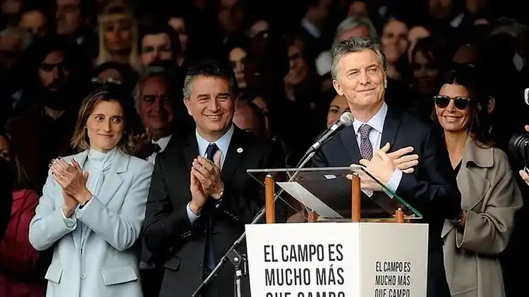 Macri va mañana a la Rural