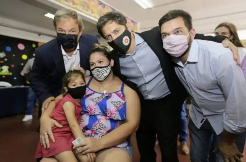 El gobierno bonaerense acelera el operativo de vacunación de niños y niñas en las escuelas