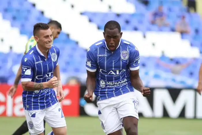 Jaime Ayoví fue la gran figura en Mendoza. 