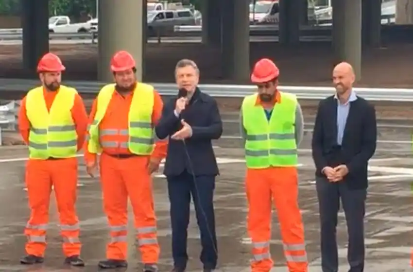 Macri inauguró un tramo de Circunvalación y volvió a pedir la adhesión de Santa Fe a la ley ART
