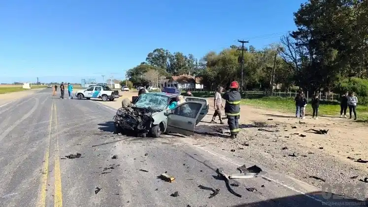 Destrozado. Vehículo en que viajaban dos mujeres hacia nuestra ciudad