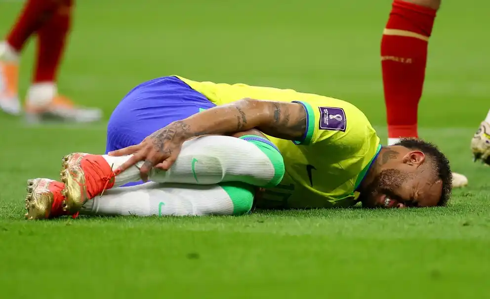 Ney pidió el cambio faltando 10 minutos para el final