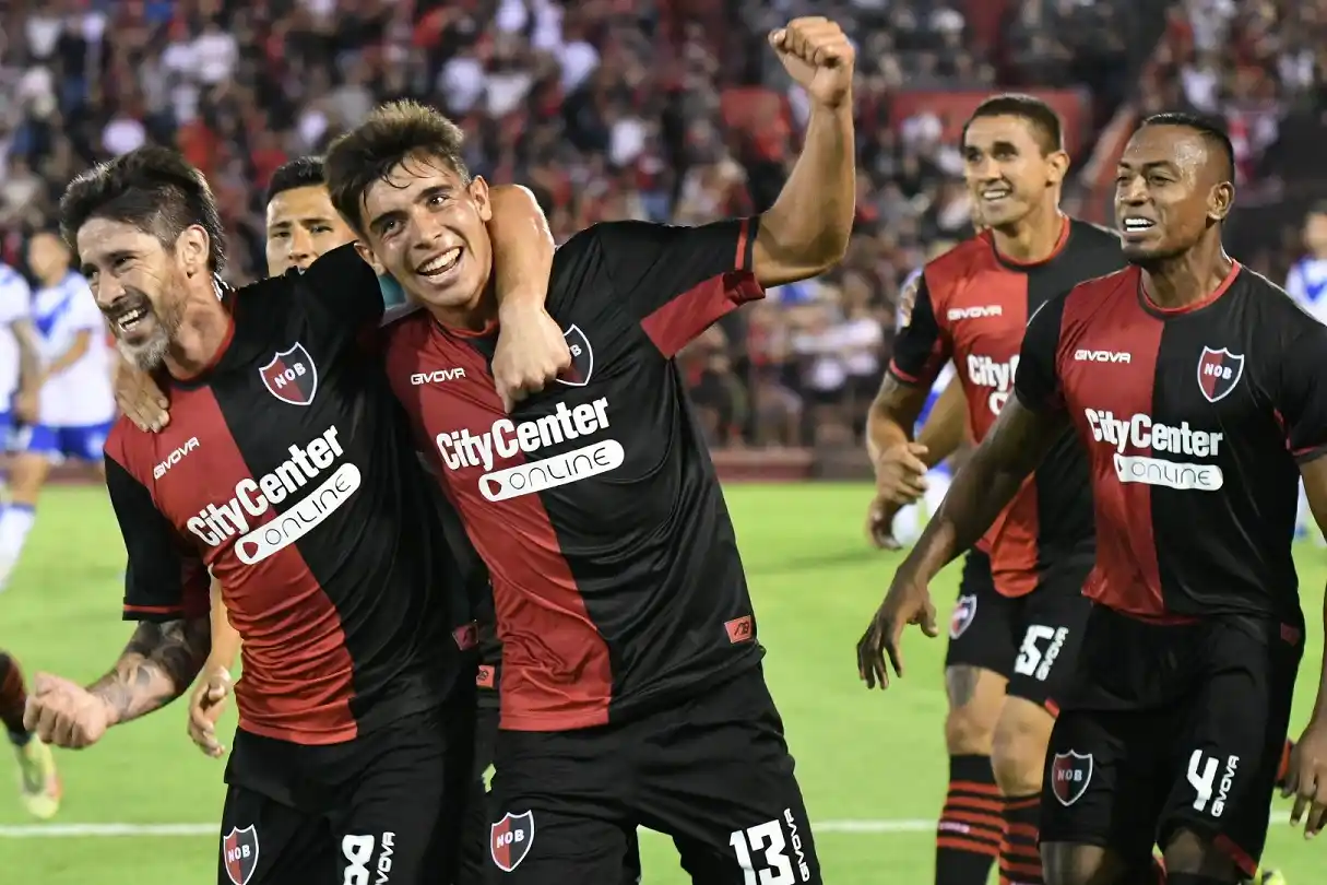 El Newell´s de Heinze venció a Vélez en su debut en el Coloso