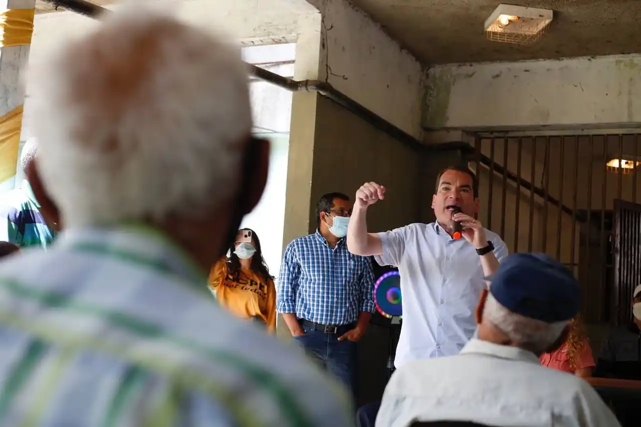 Guanipa le tiene fe a la tarjeta de la manito para ganarle a Maduro