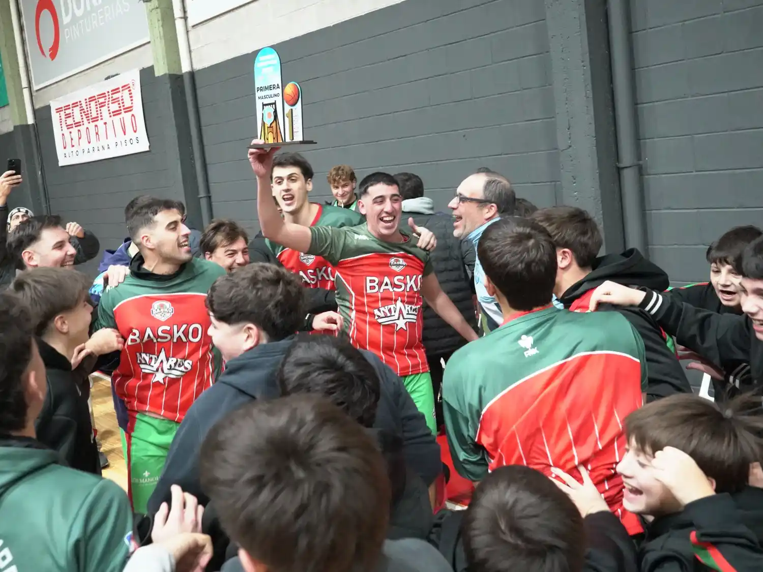 Centro Basko es el nuevo campeón del básquet local