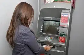 Prosigue el pago de haberes a estatales
