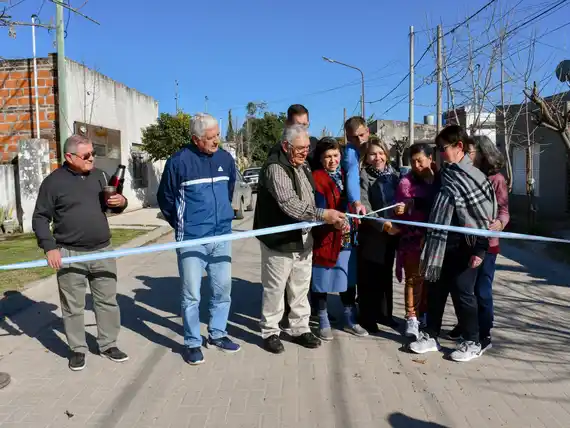 Gualeguay: Dora Bogdan inauguró la pavimentación en el Primer Cuartel