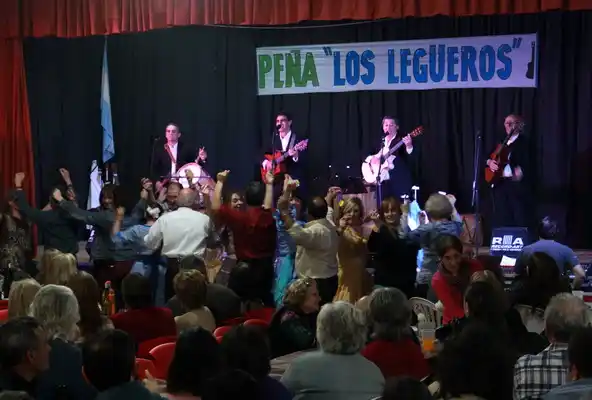 Los Legüeros realizan la última peña del año