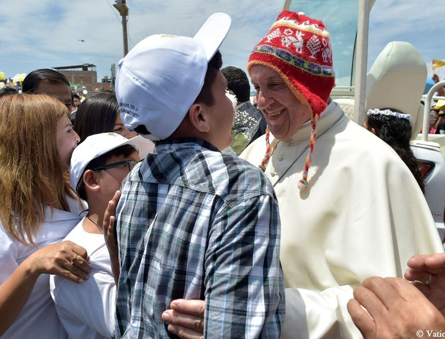 Francisco terminó su visita a Chile y Perú con una multitud