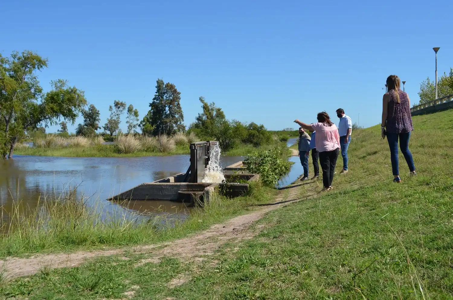Concejales peronistas gestionan obras hidráulicas y de pavimentación