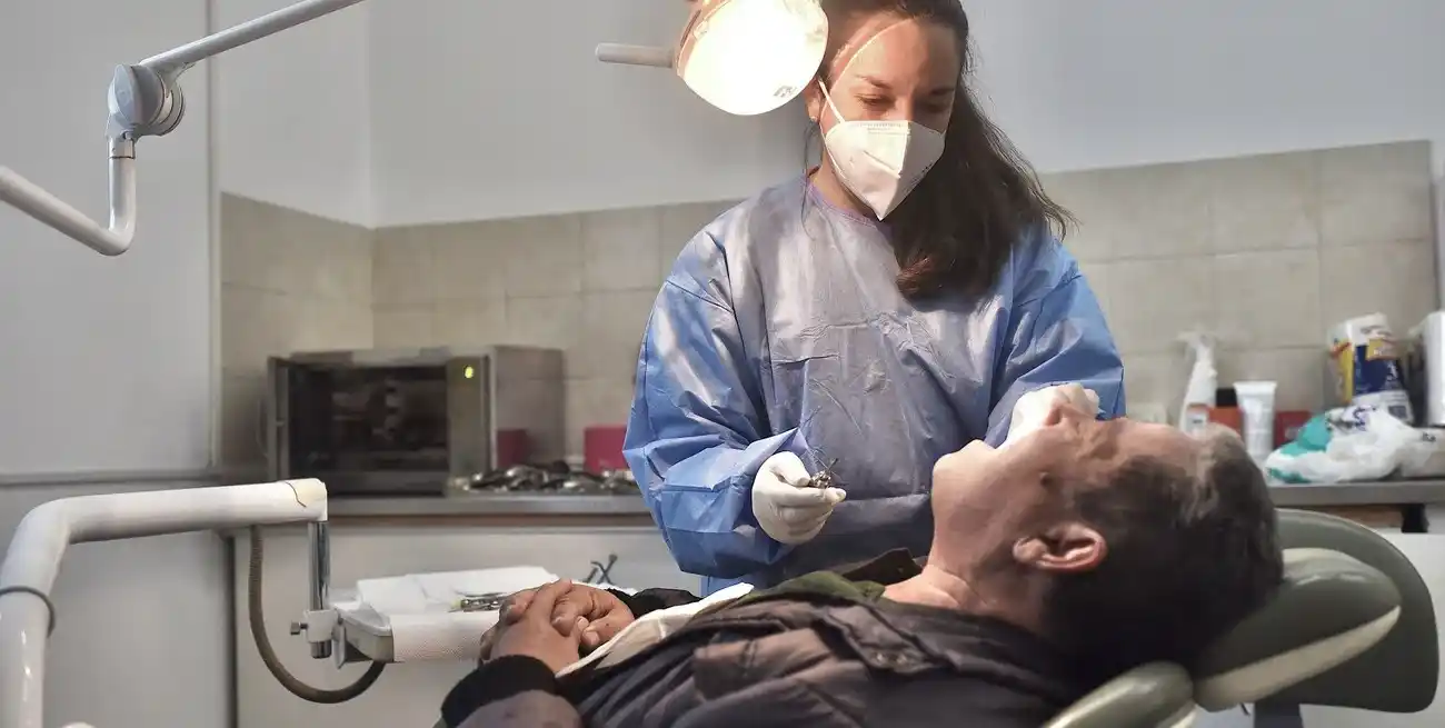 Además de medicina general y clínica, en el centro de salud se ofrece la prestación de odontología.