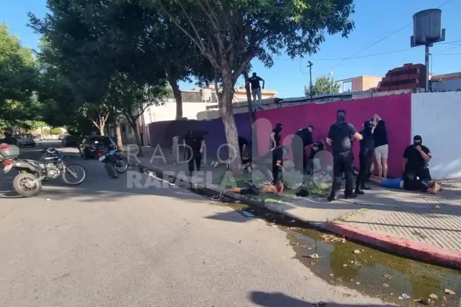 Detuvieron a uno de los jóvenes que baleó la TVL de Rosario