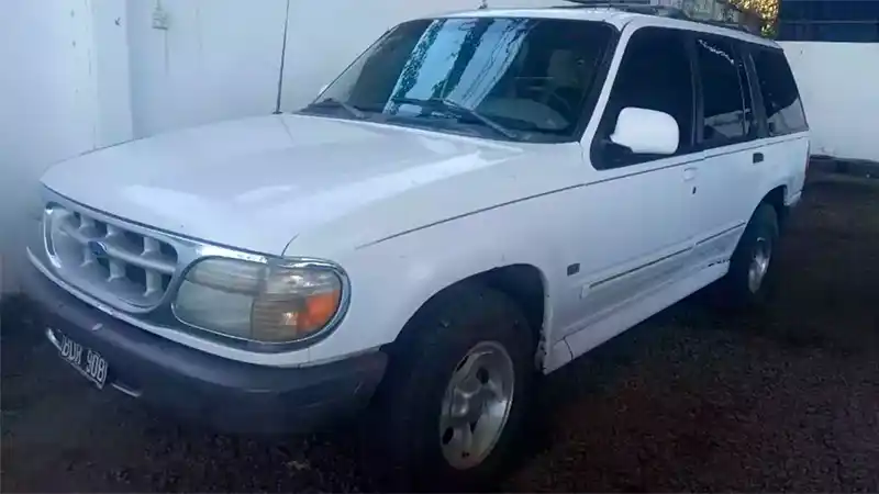 Un padre no quiso pagar la cuota alimentaria de su hijo y le subastaron la camioneta