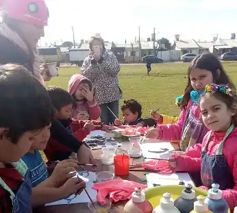 Cortes solidarios en el barrio Los Naranjos