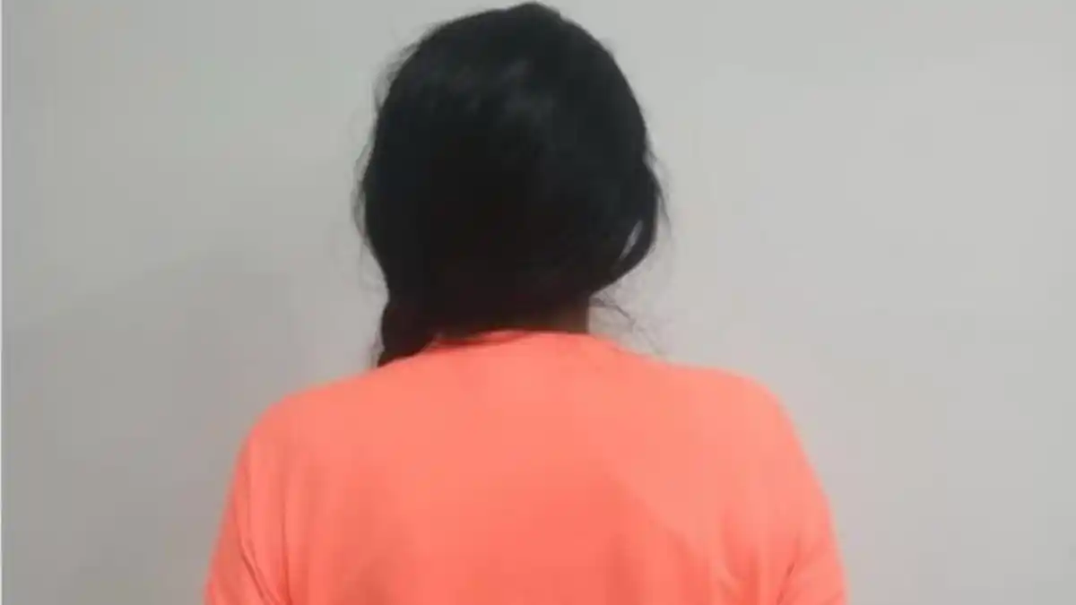 PUSIERON LOS GANCHOS a mujer que por celos desenfrenados atacó a su pareja con arma blanca