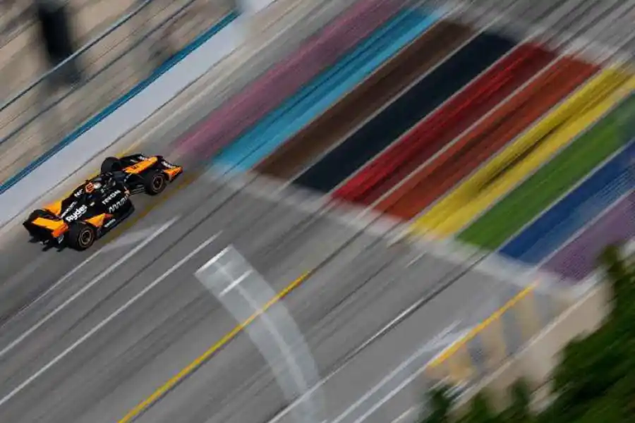 IndyCar se presenta en el óvalo de Illinois