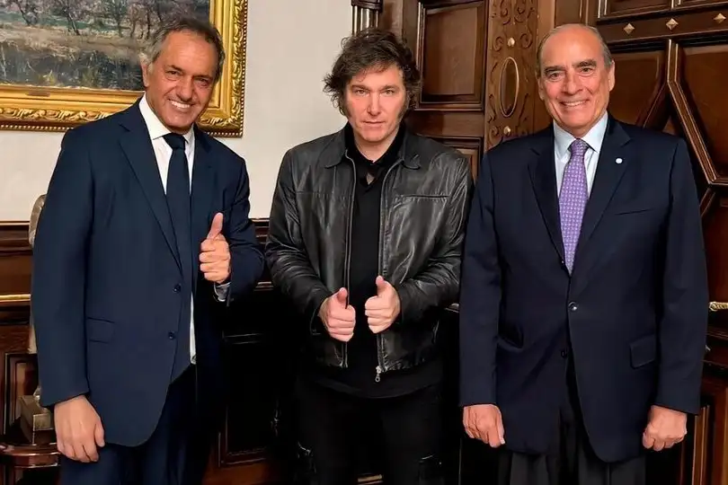 Daniel Scioli, Javier Milei y Guillermo Francos.