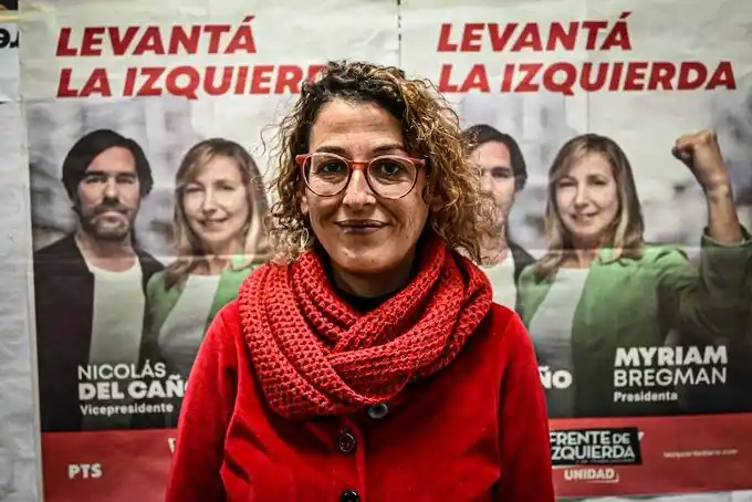 María Rosa Mauregui.