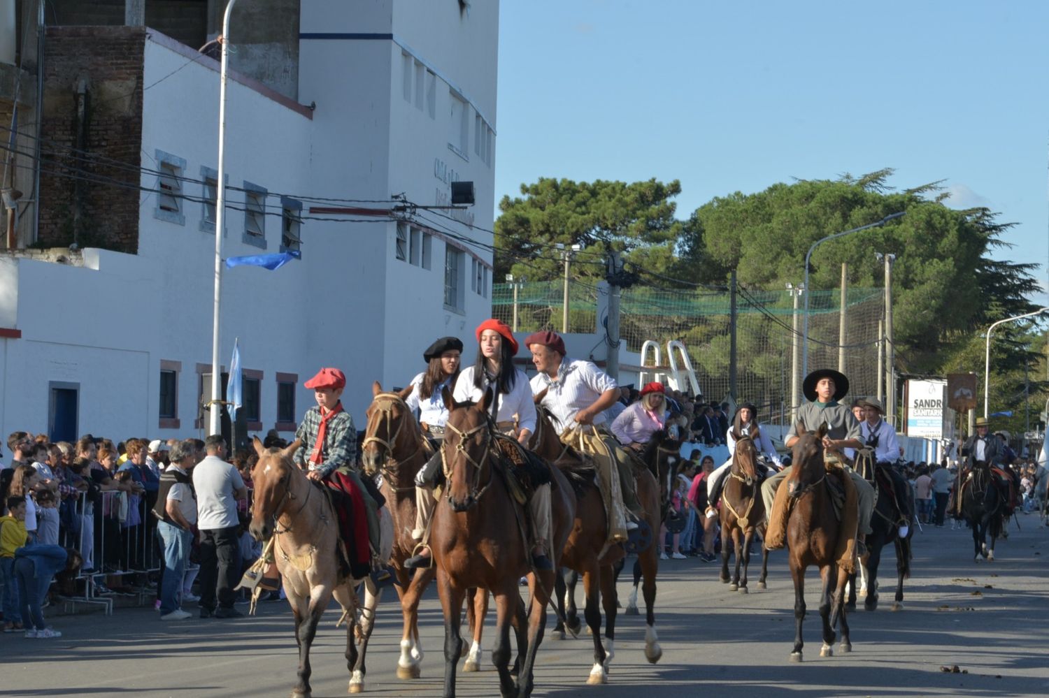 ¿Dónde estará cortado el tránsito el domingo por el desfile del 25 de Mayo?