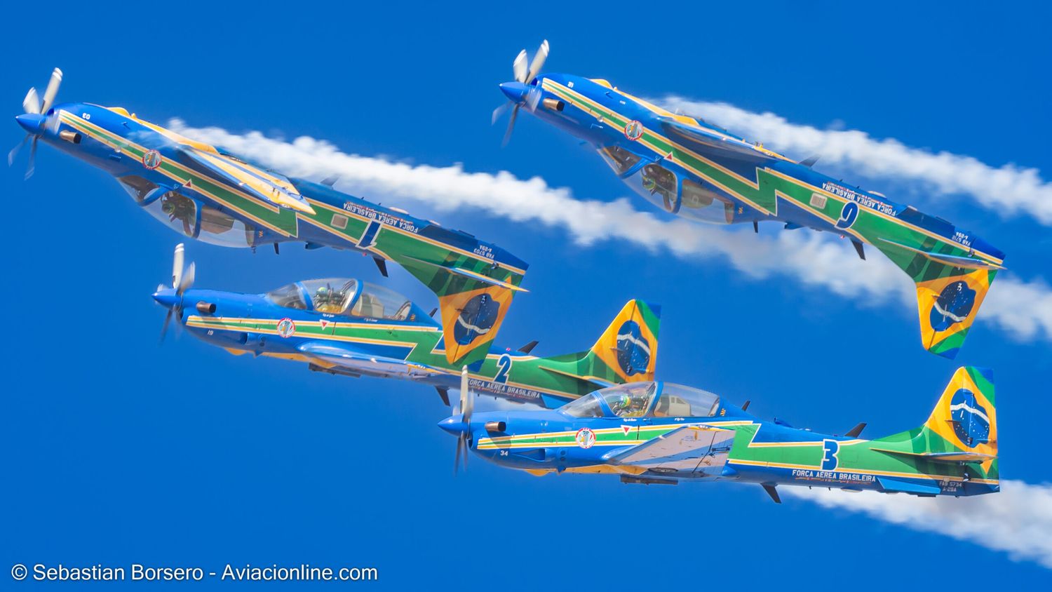 La escuadrilla acrobática Fumaça celebra sus 70 años con un show LIVE