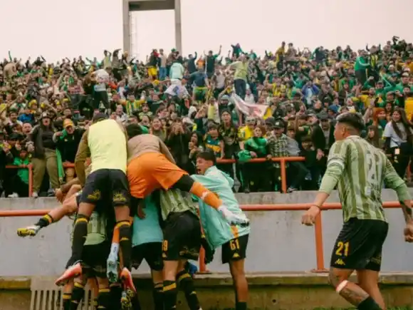 Aldosivi juega un partido histórico para su vida en Primera