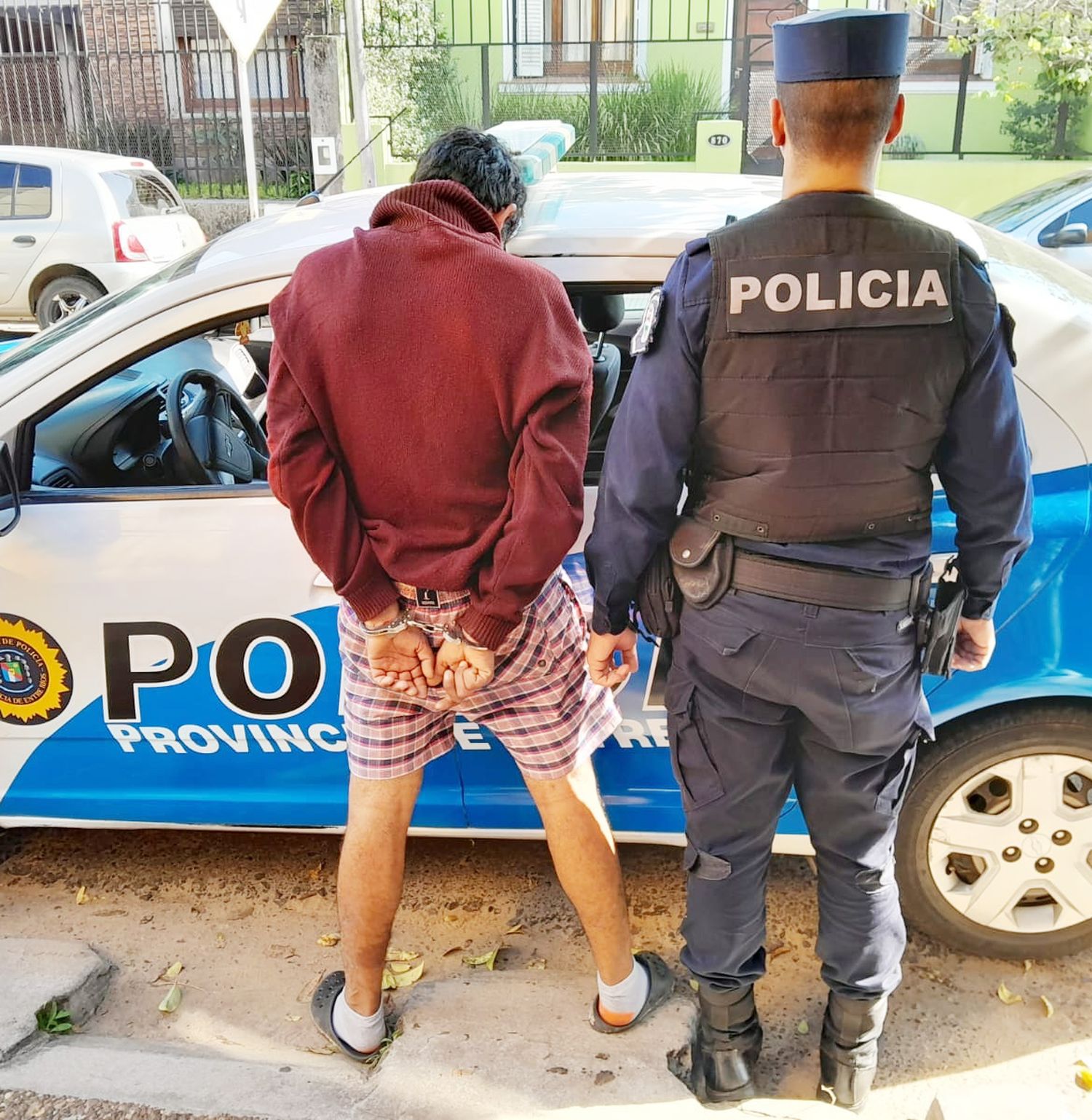 Apresan a joven en flagrancia por robo de ropa