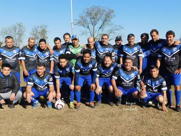 Termas goleó y recuperó la punta en el campeonato de Primera A