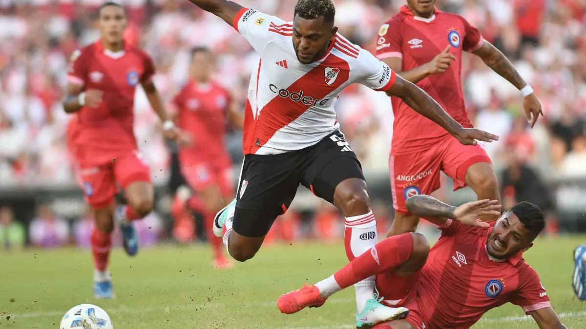 River y Argentinos empataron en el debut por la Copa de la Liga