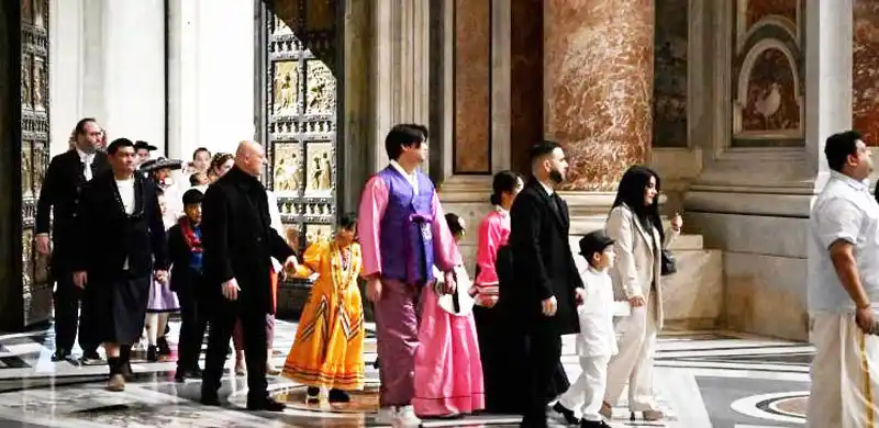 Jubileo: medio millón de peregrinos cruzaron la Puerta de San Pedro en dos semanas