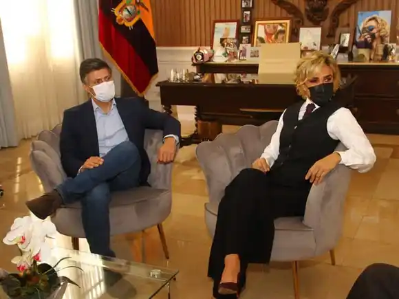 Leopoldo López y alcaldesa de Guayaquil se reúnen para hablar de crisis venezolana
